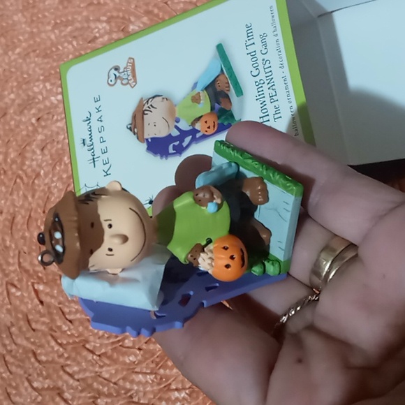 HALLMARK KEEPSAKE PEANUTS HALLOWEEN ORNAMENTS (2) - Picture 6 of 9
